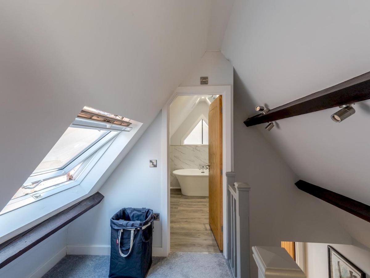Pass The Keys Dahlia Contemporary Town Centre Apartment Шрусбъри Екстериор снимка
